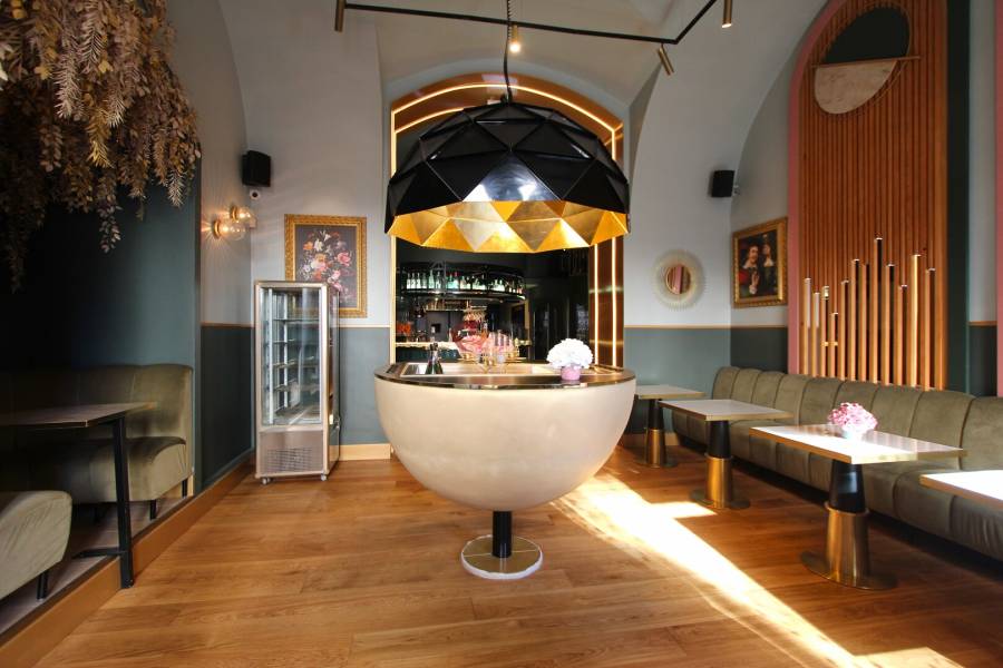 eladó melegkonyhás vendéglátóegység, Budapest, V. kerület