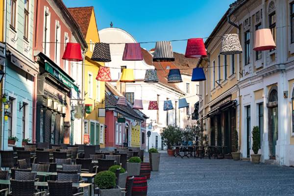 eladó melegkonyhás vendéglátóegység, Szentendre