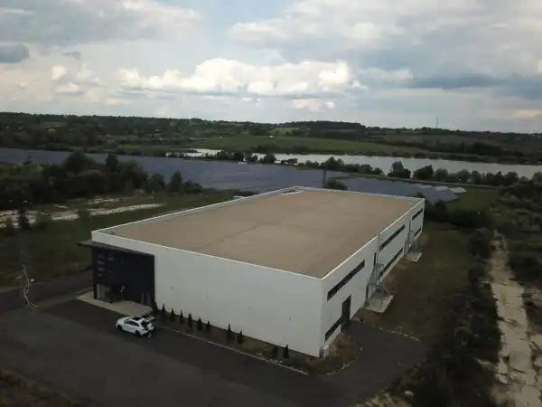 Eladó újszerű raktár, Bicske 5184 m² 1292.8 M Ft