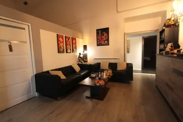 Kiadó üzlethelyiség utcai bejáratos, Budapest, VI. kerület 150 m² 1.00 M Ft/hó